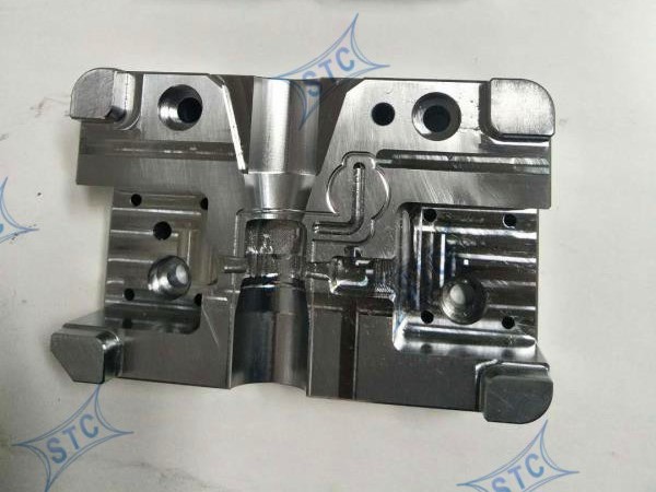 注塑模具2 注塑模具2