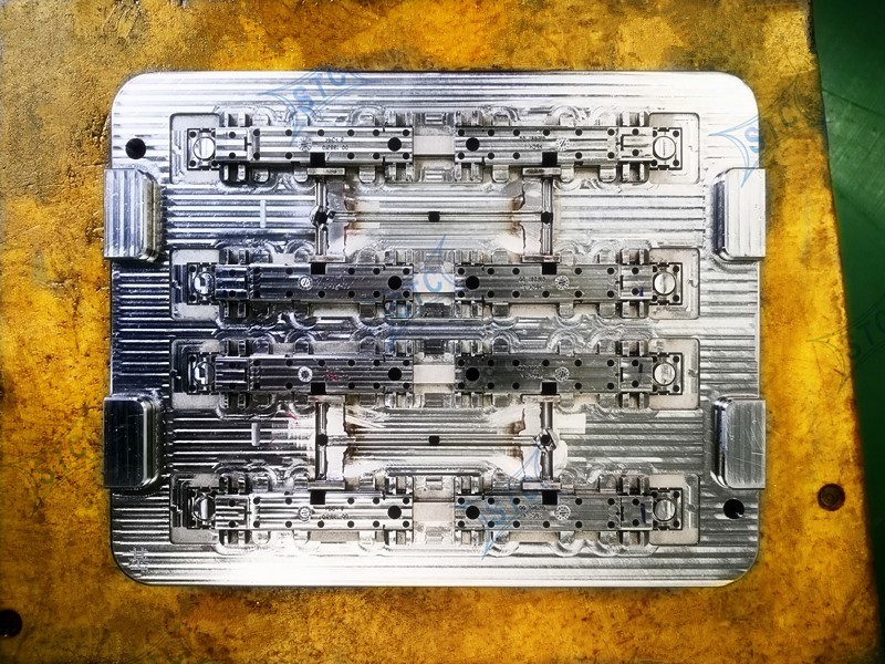 注塑模具3 注塑模具3